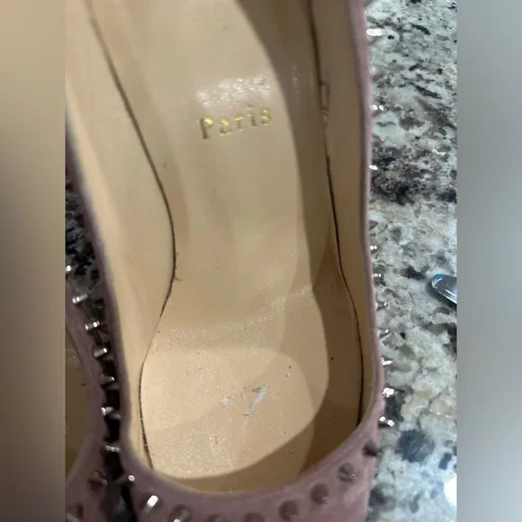 Christian Louboutin pink suede pumps. - Picture 13 of 13